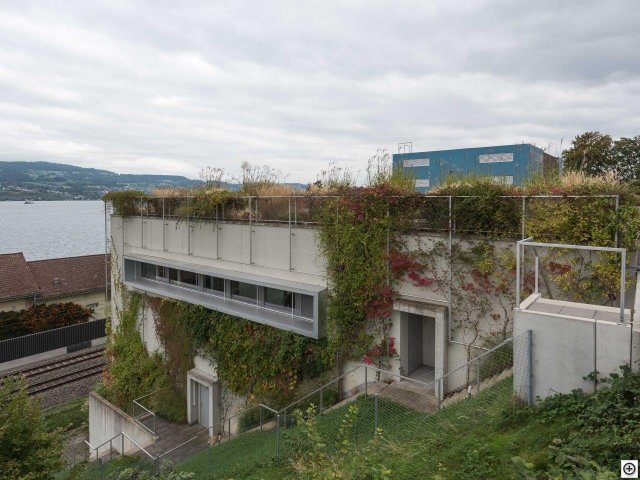 HR8_3700.jpg